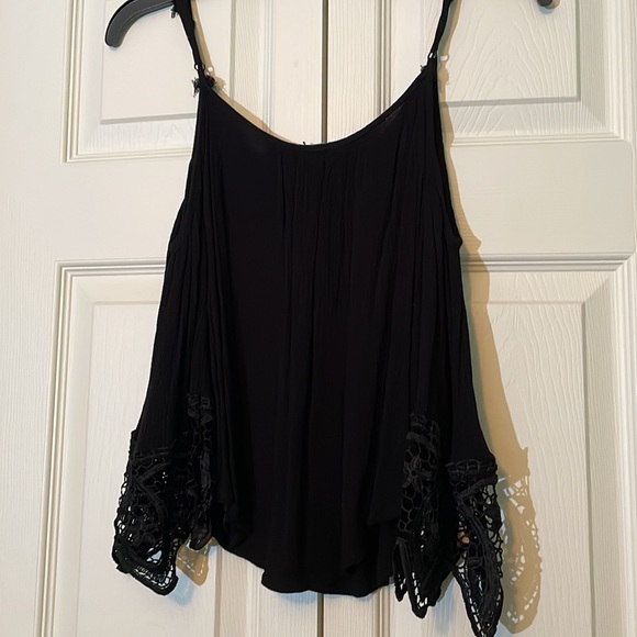 2/$8❗️U2B | open shoulder stylish top - Picture 4 of 6